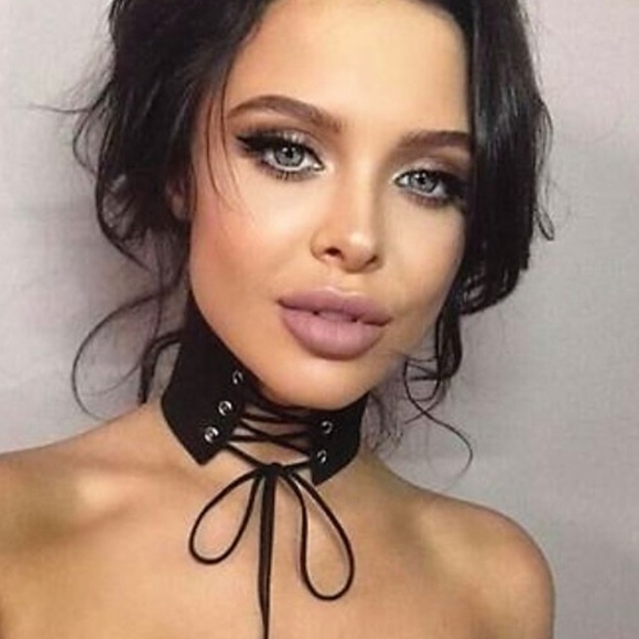 Jewelry - TIE UP CHOKER Brown Choker